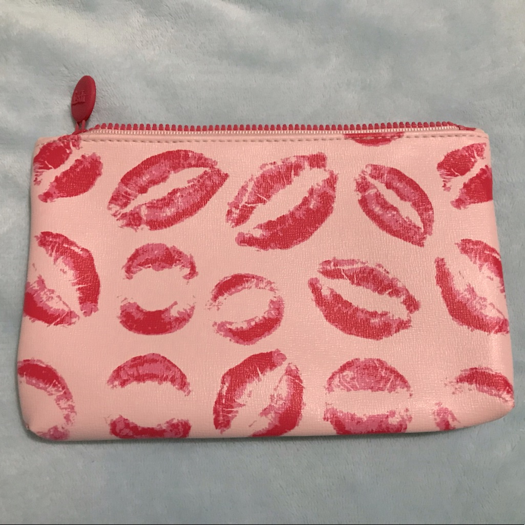 Brand New Lips Ipsy MakeUp Bag Brand New Lips Ipsy MakeUp Bag